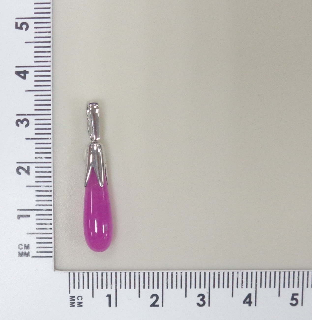 Серебряная подвеска с жадеитом